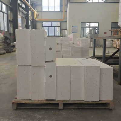 High Density Carbide Alloy Corundum Mullite Refractory Customized Ceramic Parts For Al2O3 Content 75%